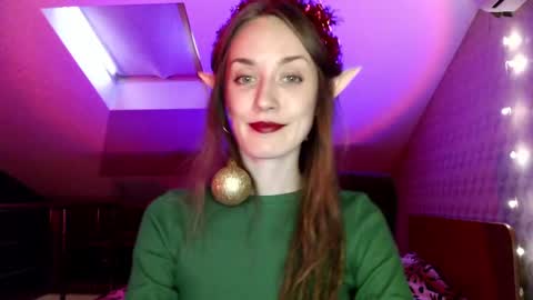 Snapshot of dalia_peach chatting on 12/22/24, 10:28 Dalia online show from 12/22/24, 10:28