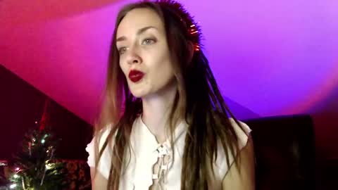 Snapshot of dalia_peach chatting on 12/26/24, 01:32 Dalia online show from 12/26/24, 01:32