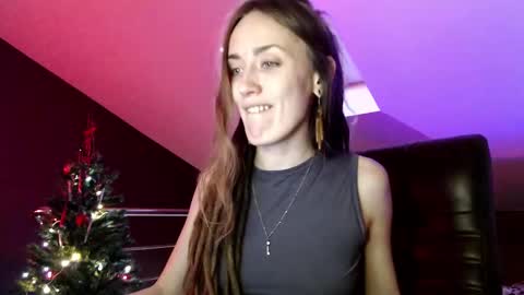 Snapshot of dalia_peach chatting on 12/30/24, 10:21 Dalia online show from 12/30/24, 10:21