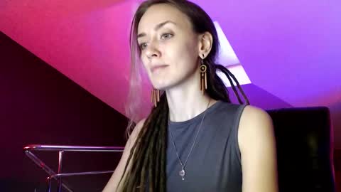 Snapshot of dalia_peach chatting on 01/05/25, 10:10 Dalia online show from 01/05/25, 10:10
