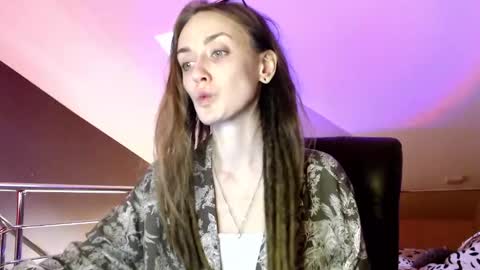 Snapshot of dalia_peach chatting on 01/09/25, 10:20 Dalia online show from 01/09/25, 10:20