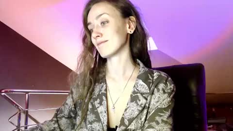 Snapshot of dalia_peach chatting on 01/10/25, 10:06 Dalia online show from 01/10/25, 10:06