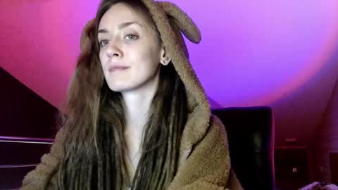Snapshot of dalia_peach chatting on 01/16/25, 10:10 Dalia online show from 01/16/25, 10:10