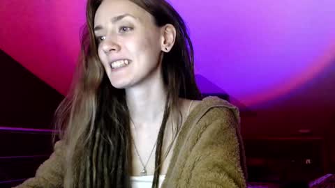 Snapshot of dalia_peach chatting on 01/16/25, 01:14 Dalia online show from 01/16/25, 01:14