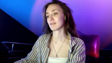 Snapshot of dalia_peach chatting on 01/18/25, 01:29 Dalia online show from 01/18/25, 01:29