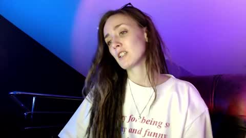 Snapshot of dalia_peach chatting on 01/19/25, 01:44 Dalia online show from 01/19/25, 01:44