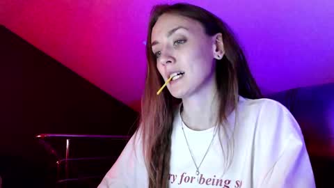 Snapshot of dalia_peach chatting on 01/28/25, 02:21 Dalia online show from 01/28/25, 02:21