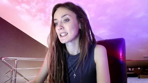 Snapshot of dalia_peach chatting on 02/13/25, 01:15 Dalia online show from 02/13/25, 01:15