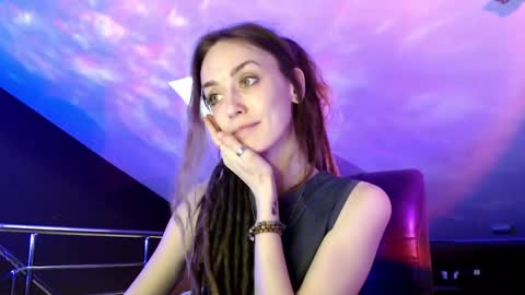 Snapshot of dalia_peach chatting on 02/18/25, 10:16 Dalia online show from 02/18/25, 10:16