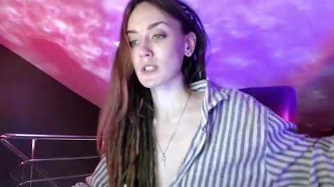 Snapshot of dalia_peach chatting on 02/24/25, 01:21 Dalia online show from 02/24/25, 01:21