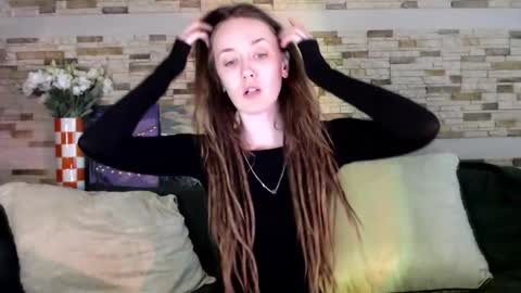 Snapshot of dalia_peach chatting on 09/23/25, 11:02 Dalia online show from 09/23/25, 11:02