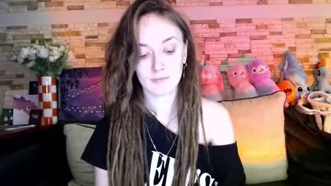 Snapshot of dalia_peach chatting on 09/25/25, 09:24 Dalia online show from 09/25/25, 09:24