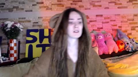 Snapshot of dalia_peach chatting on 10/16/25, 09:32 Dalia online show from 10/16/25, 09:32