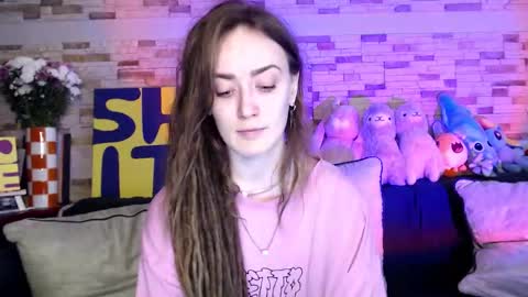 Snapshot of dalia_peach chatting on 10/17/25, 09:34 Dalia online show from 10/17/25, 09:34
