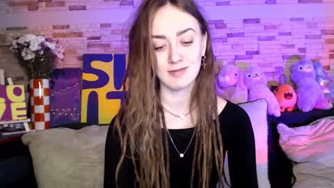 Snapshot of dalia_peach chatting on 10/22/25, 09:31 Dalia online show from 10/22/25, 09:31