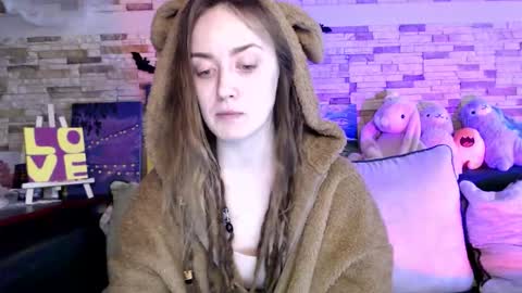 Snapshot of dalia_peach chatting on 11/02/25, 09:22 Dalia online show from 11/02/25, 09:22