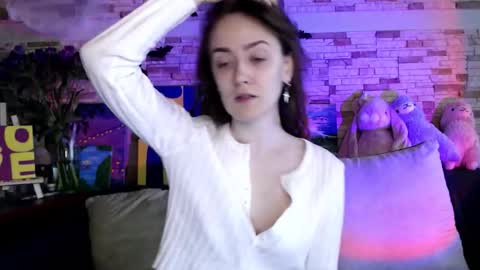 Snapshot of dalia_peach chatting on 11/11/25, 09:20 Dalia online show from 11/11/25, 09:20