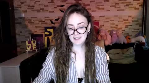 Snapshot of dalia_peach chatting on 11/13/25, 09:19 Dalia online show from 11/13/25, 09:19