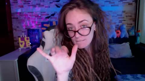 Snapshot of dalia_peach chatting on 11/19/25, 09:31 Dalia online show from 11/19/25, 09:31