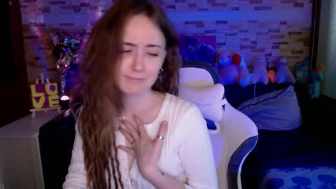 Snapshot of dalia_peach chatting on 11/27/25, 09:44 Dalia online show from 11/27/25, 09:44