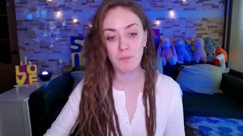 Snapshot of dalia_peach chatting on 12/19/25, 09:49 Dalia online show from 12/19/25, 09:49