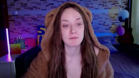 Dalia  online show from 02/15/26, 09:41