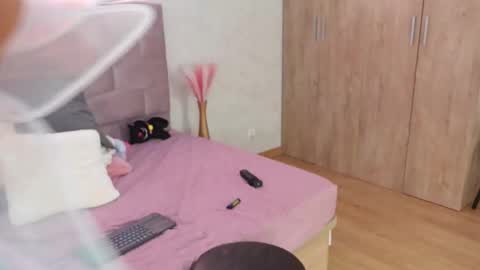 Snapshot of daliacruz chatting on 10/01/25, 04:51 Dalia bondage online show from 10/01/25, 04:51