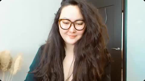 Snapshot of dalidayes chatting on 11/05/25, 06:02 Dali online show from 11/05/25, 06:02