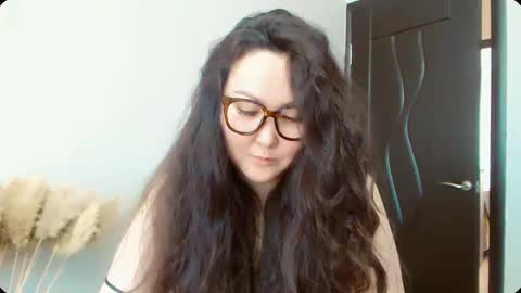 Snapshot of dalidayes chatting on 11/20/25, 06:13 Dali online show from 11/20/25, 06:13