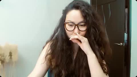 Snapshot of dalidayes chatting on 11/28/25, 05:43 Dali online show from 11/28/25, 05:43