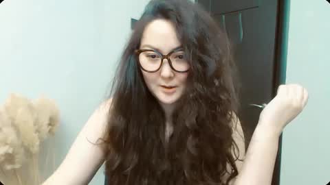 Snapshot of dalidayes chatting on 12/14/25, 04:56 Dali online show from 12/14/25, 04:56