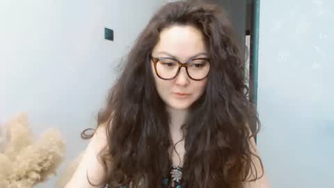 Snapshot of dalidayes chatting on 06/21/26, 05:10 Dali online show from 06/21/26, 05:10