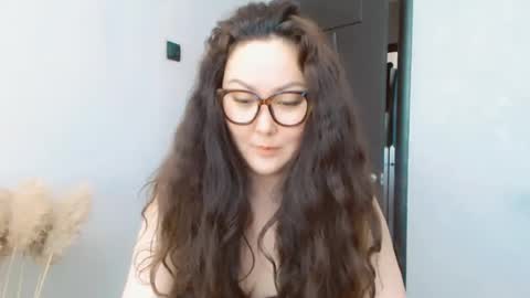 Snapshot of dalidayes chatting on 07/19/26, 04:27 Dali online show from 07/19/26, 04:27
