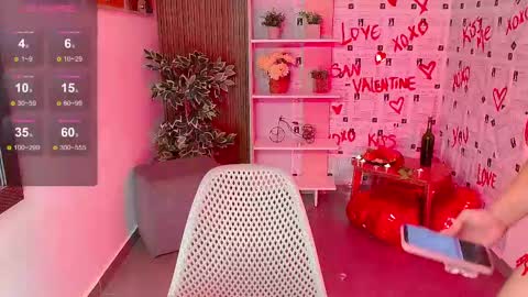 Snapshot of dalila_sky chatting on 02/14/25, 06:29 Dalila online show from 02/14/25, 06:29