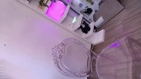 dalilathoms online show from 04/20/26, 08:21