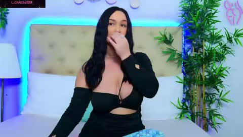 daliyaa_ online show from 11/26/25, 12:50