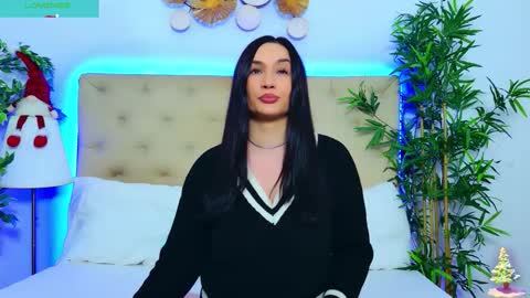 daliyaa_ online show from 12/15/25, 12:53