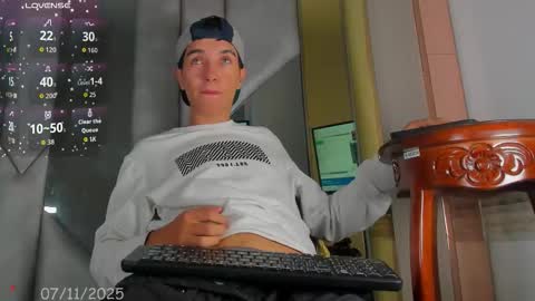 Snapshot of dallen_grant chatting on 11/07/25, 01:33 Dallen Grant online show from 11/07/25, 01:33