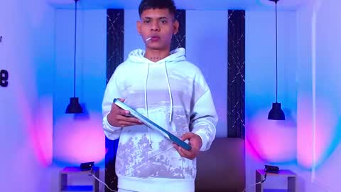 damar_felipe online show from 09/17/25, 04:25