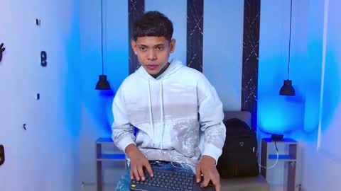 damar_felipe online show from 11/15/25, 04:32