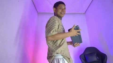 damar_felipe online show from 12/14/25, 12:54