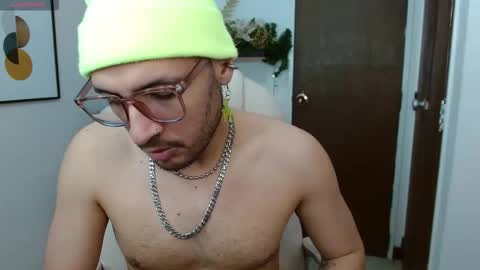 Snapshot of dami_duarte chatting on 12/14/25, 10:25 Damian Duarte online show from 12/14/25, 10:25