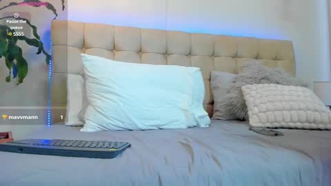 DAMIAN online show from 02/18/25, 03:43