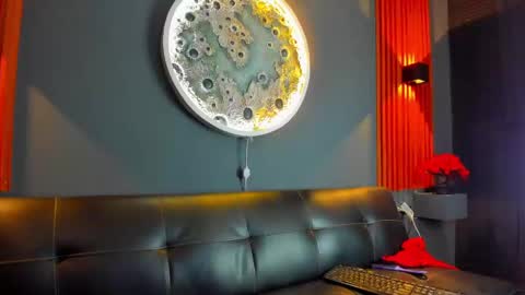 Snapshot of damian__oliver chatting on 12/28/24, 04:41 Damian Oliver online show from 12/28/24, 04:41