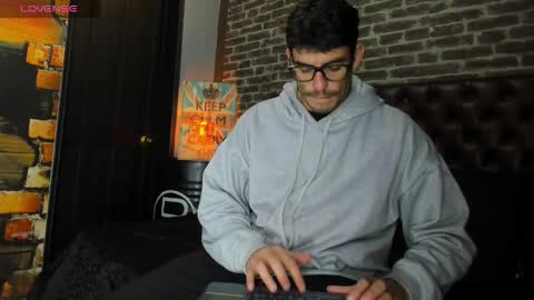 Snapshot of damian_bulls chatting on 02/22/26, 02:37 ---Damian--- online show from 02/22/26, 02:37