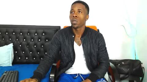 Snapshot of damian_hart_24cm chatting on 11/16/25, 09:37 damian_hart_24cm online show from 11/16/25, 09:37