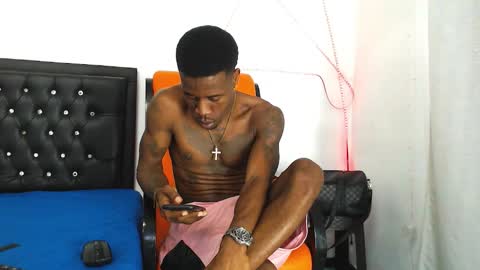 Snapshot of damian_hart_24cm chatting on 11/21/25, 03:11 damian_hart_24cm online show from 11/21/25, 03:11