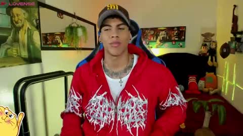 Snapshot of damian_latinxxx chatting on 04/19/26, 03:06 Damian online show from 04/19/26, 03:06