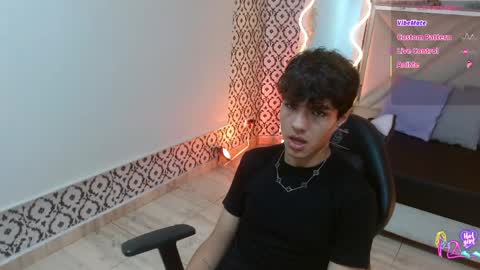 Snapshot of damian_tay chatting on 04/24/26, 11:34 damian_tay online show from 04/24/26, 11:34