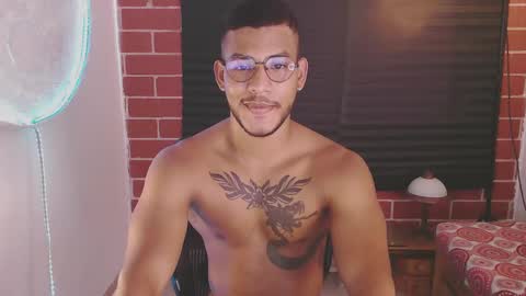 Snapshot of damiann_rees chatting on 01/16/25, 05:33 instagram damiannreed. online show from 01/16/25, 05:33